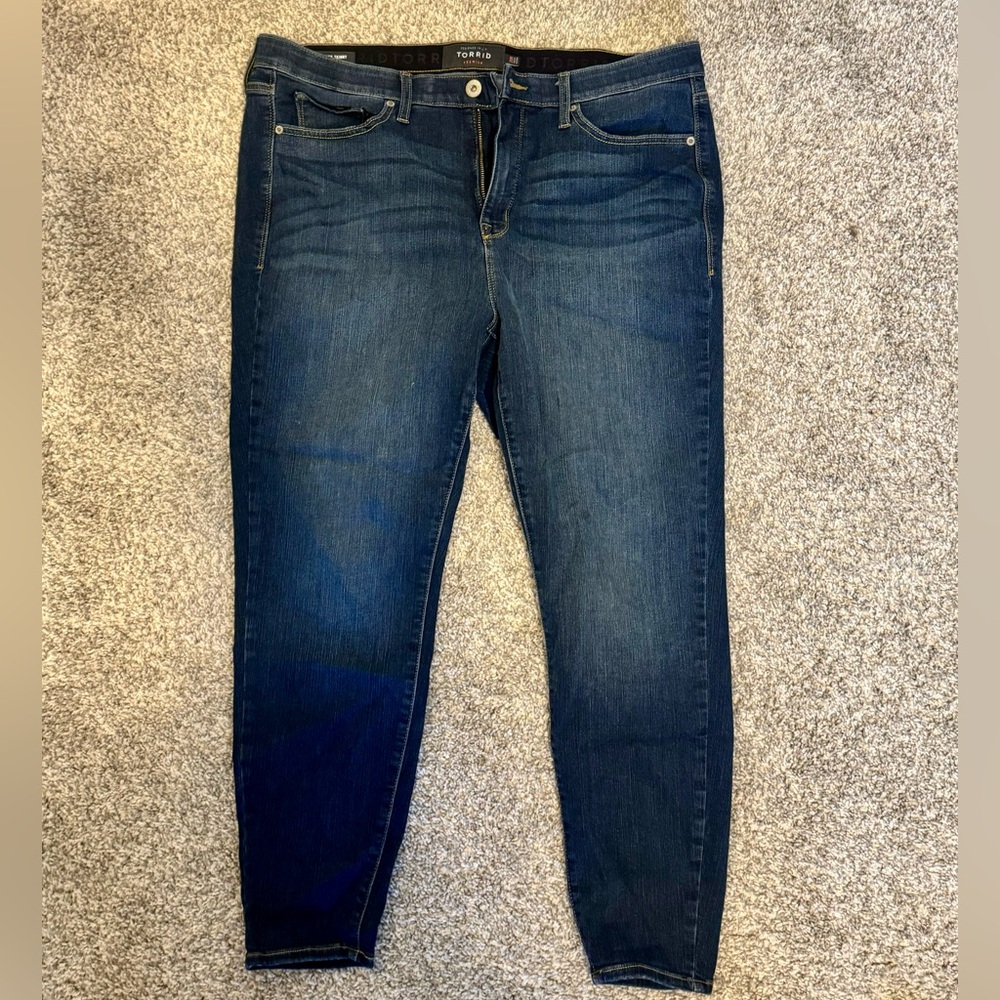 Torrid sky high skinny jeans 20 regular
